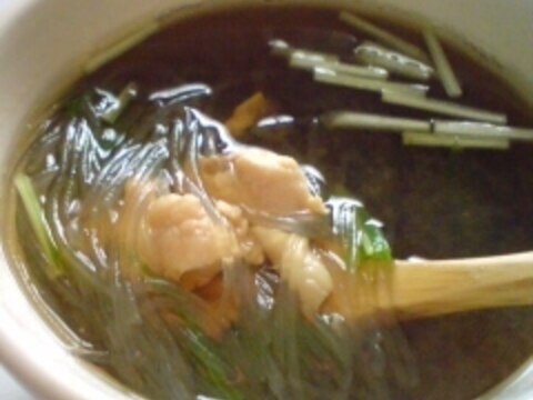 春雨と鶏肉の黒酢スープ
